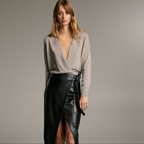 Aritzia Babaton Jotham Sweater - Picture 4 of 11